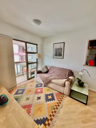 Apartamento para aluguel tem 75 metros quadrados com 2 quartos