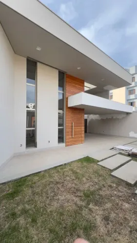 Excelente casa a venda em bairro nobre de Varginha MG