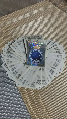 ESCUDO BRILHANTE CRUZEIRO com 36 figurinhas Coleção do álbum Campeonato Brasileiro 2006