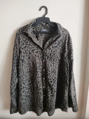 Camisa Animal print tamanho G clock house
