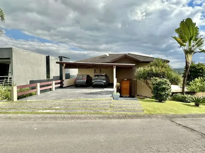 ÓTIMO CONDOMÍNIO - ACESSO FÁCIL AO CENTRO DA GRANJA VIANA.