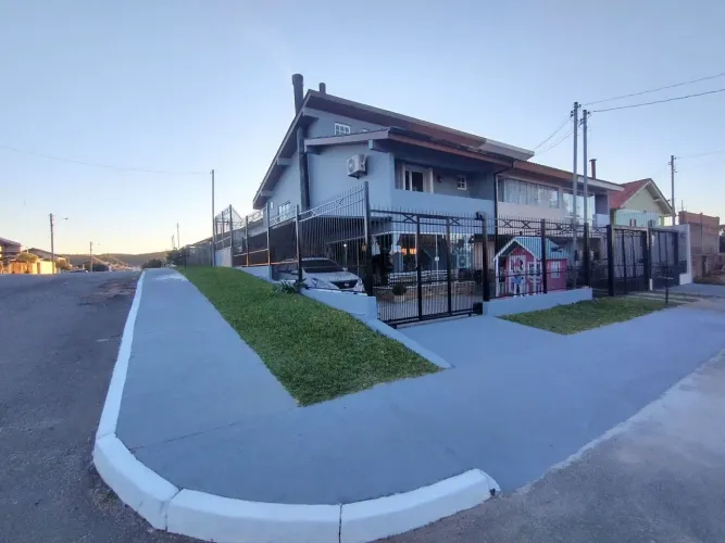 Sobrado Encantador no Jardim dos Lagos  Conforto, Espaço e Excelente Localizaçã