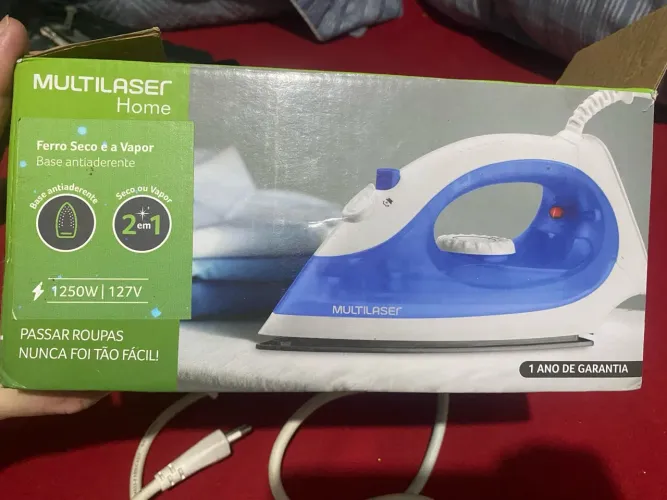 Ferro de passar seco e vapor