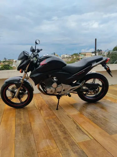 Honda CB 300R 2011 - Preta - 41.000 km