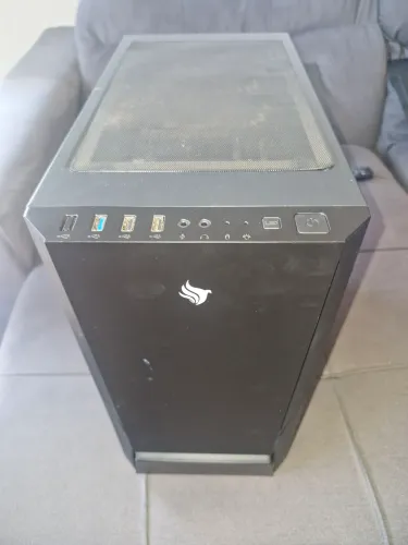 Gabinete Azza Luminous 110 + Placa-Mãe Biostar A320MH Socket AM4 (Com Espelho)
