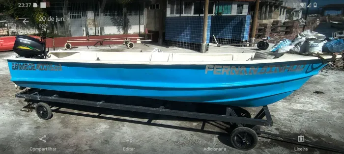 Carretinha de encalhe para casco panga ou Mistral 