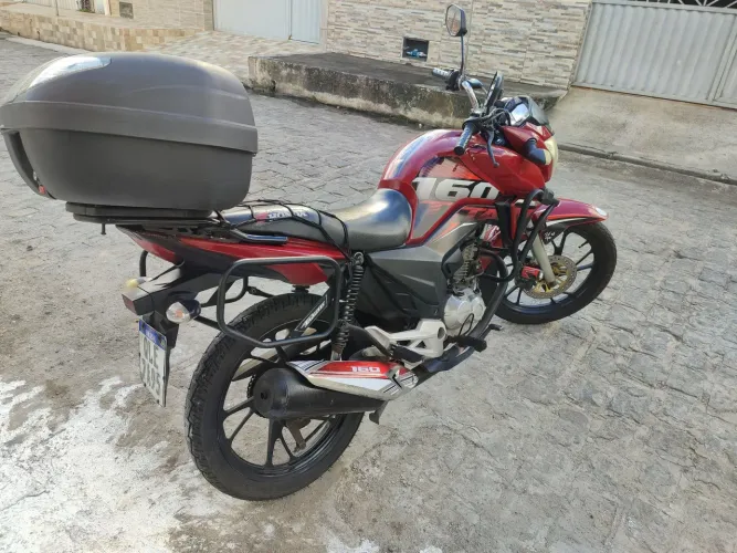 VENDO MOTO TITAN 2017