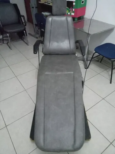 Cadeira de dentista antiga 
