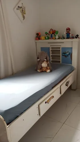 Vendo Quarto Infantil Completo Cama infantil Cômoda e Guarda roupa infantil