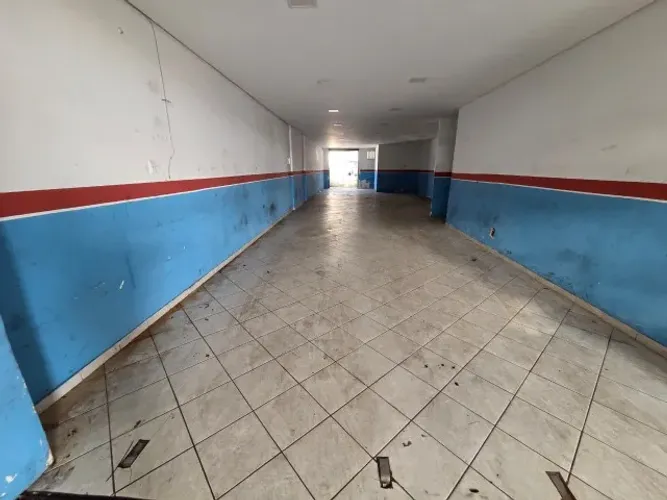 Jaguaribe - Alugo espaço comercial! Amplo com excelente localização.