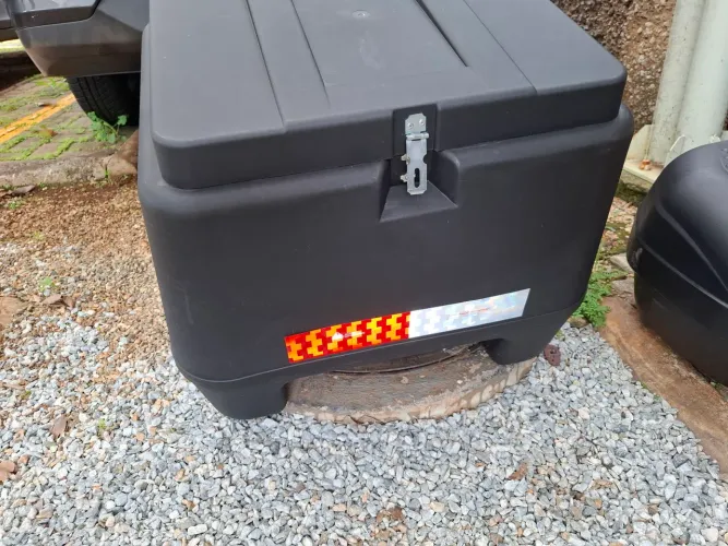 Baú 80l + suporte para motos - usado 1x