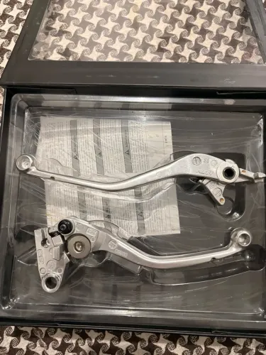 Par de Manetes Originais Triumph Bonneville T120 (Freio e Embreagem)