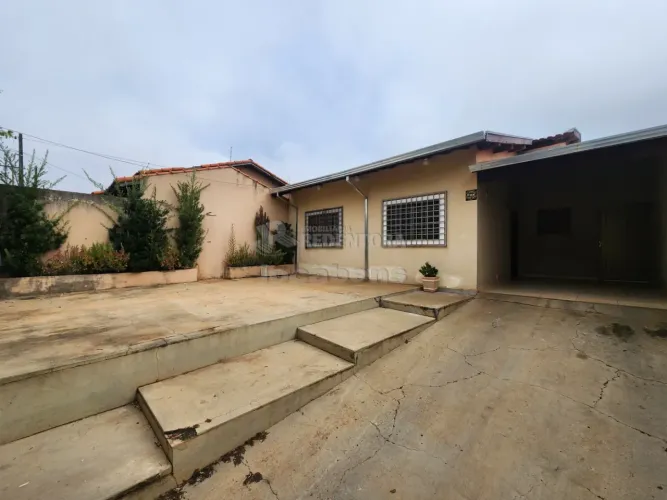 Parque das Aroeiras - Casa com 02 dormitórios, Churrasqueira com armário e balcão, casa co