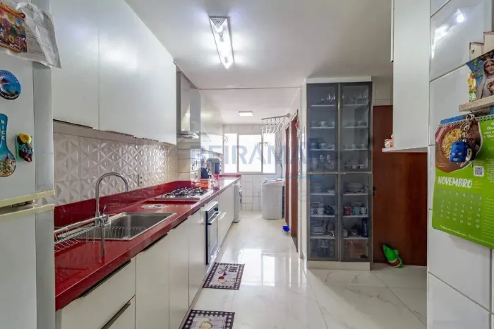 141 m², planta excelente! Apartamento 4 quartos, 1 suíte com varanda, 2 vagas de garagem à