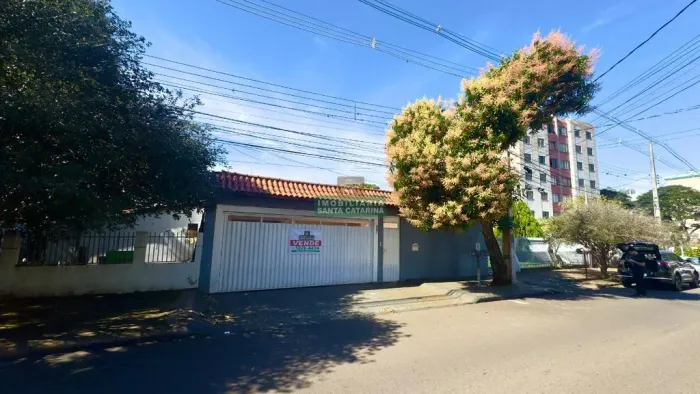Casa à venda em Maringá, Chácara Paulista, com 3 quartos, com 120 m²