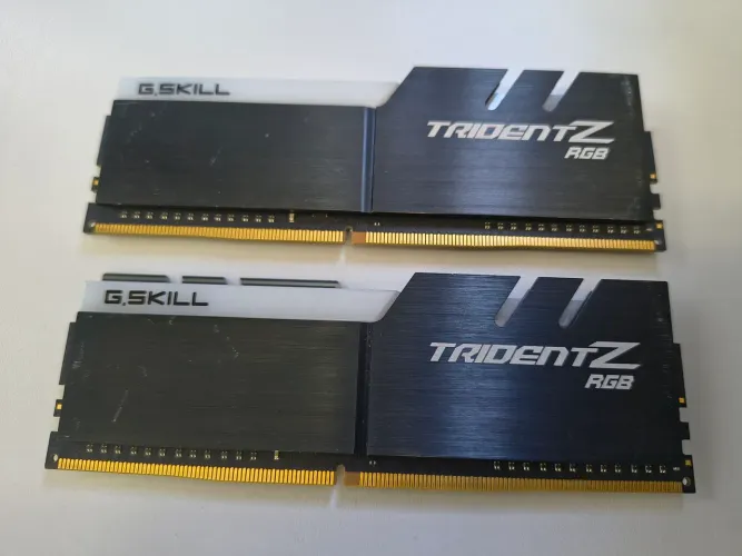 Memória DDR4 3600 RGB