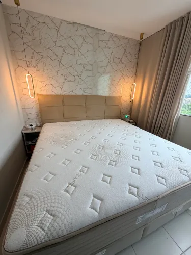 Cama Super King molas+ cabeceira+recaimer baú+mesas laterais