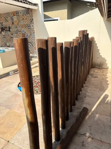 25 mourões, estacas de eucalipto - 1,30 m 