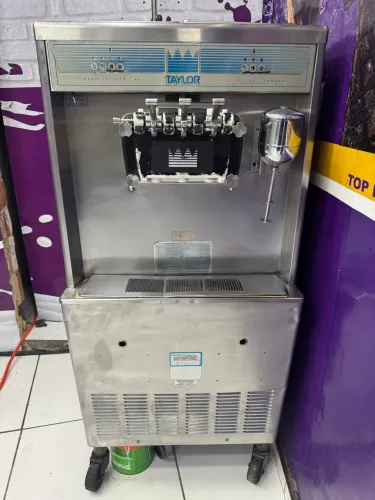 MÁQUINA DE SORVETE TAYLOR 8754