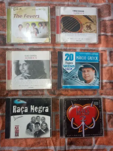 Pequena coleção de cds diversos só 50.00