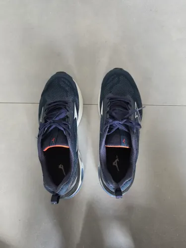 Mizuno Wave Dynasty 7