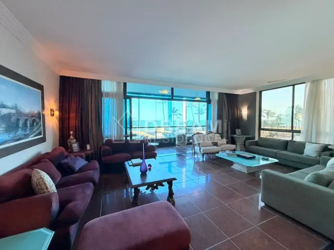 Apartamento Alto Padrão tem 310 metros 4 quartos em Boa Viagem - Recife - PE