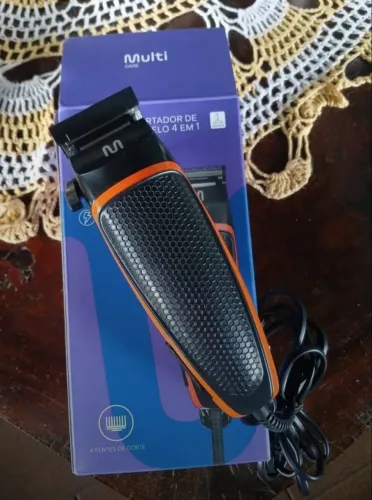 Vendo maquina de corta cabelo multilaser 4 em 1 tem todos acessórios já pra conta entrgo