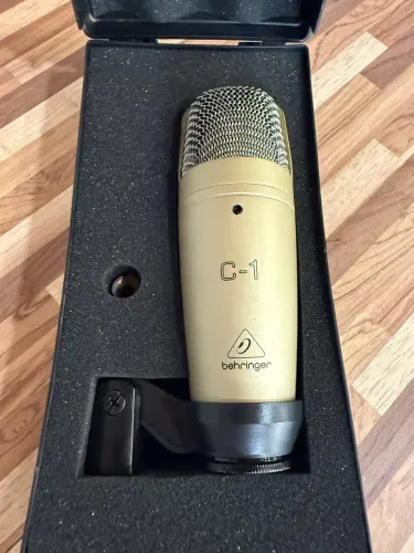 Microfone Behringer C1