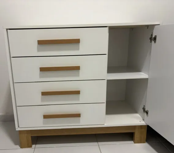 Cômoda em ótimo estado (motivo de mudança)