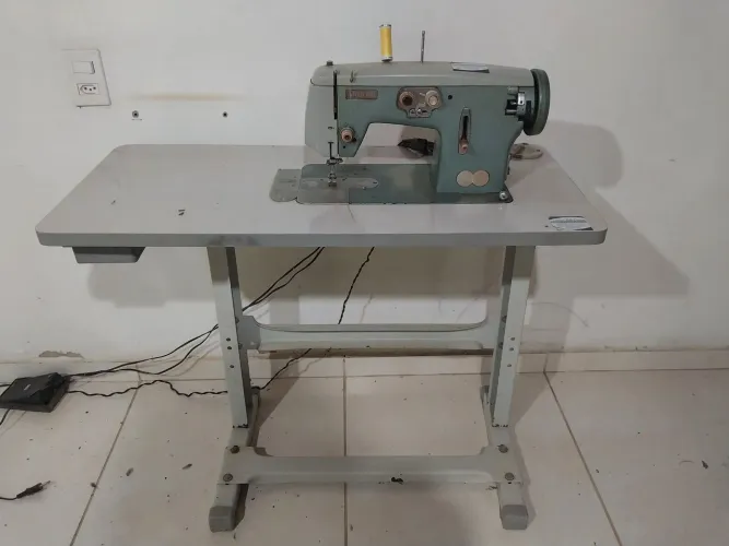 Vendo Máquina de Costura Vigorelli
