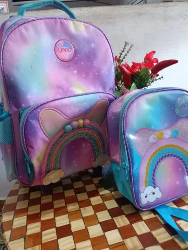 Mochila com lancheira