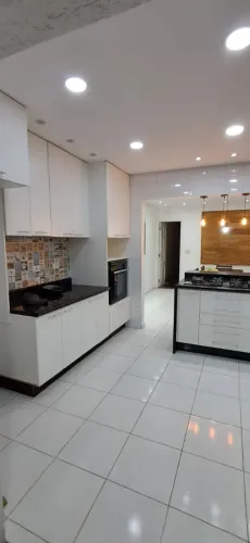 Sobrado para aluguel e venda tem 200 metros quadrados com 3 quartos em Vila Yara - Osasco