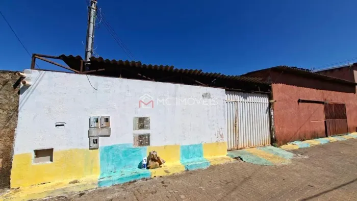 Casa à Venda na Chácara 27 - Sol Nascente Trecho 1 | 3 Residências | Excelente para Invest