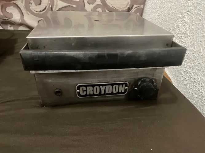 Chapa elétrica / sanduicheira profissional CROYDON