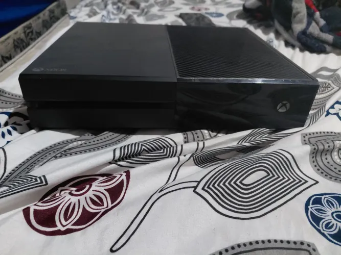 Xbox one fat,2 controles 
