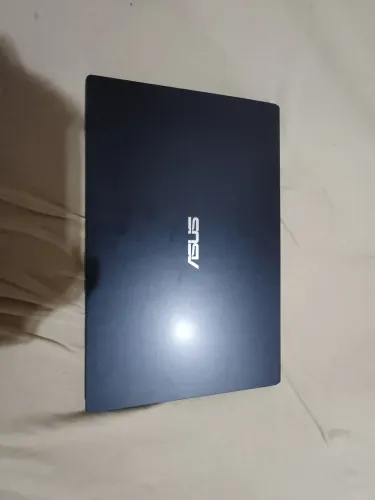 Vendo notebook asus novo, 16gb de RAM, 116gb de MEMÓRIA.