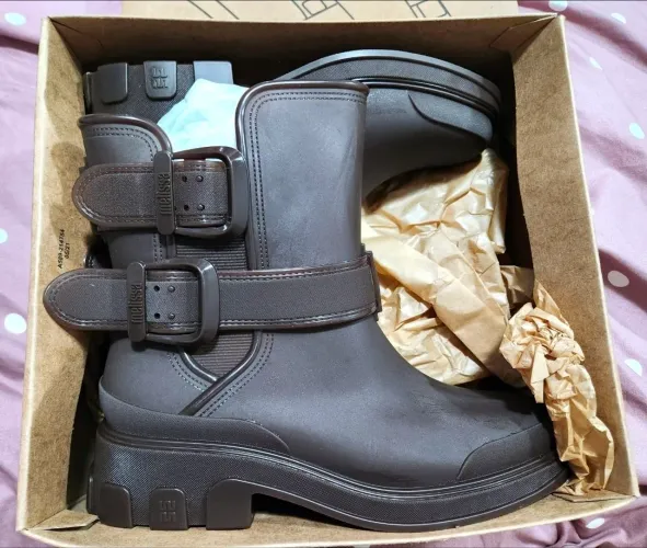 Bota Melissa Marrom Nova 38