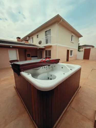 Casa de esquina no condomínio Vintage Clube em Jundiaí