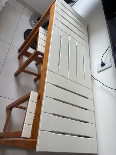 Bancada com cadeiras