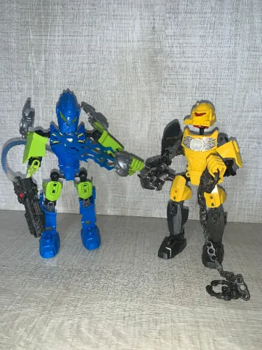 2x LEGO Hero Factory (Evo 6200, Surge 6217)
