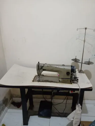 Máquina de costura industrial reta da Yamata