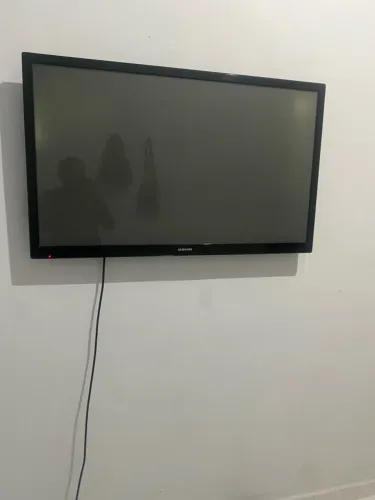 TV NÃO SMART, 43 polegadas da Samsung.