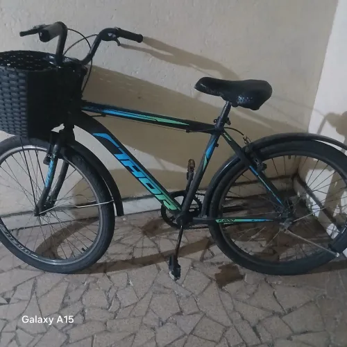 Vende-se uma bicicleta semi nova