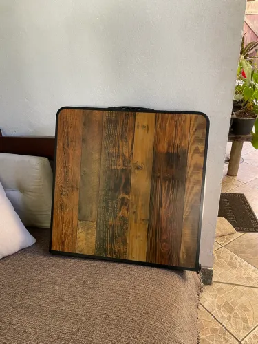Mesa regulável portátil