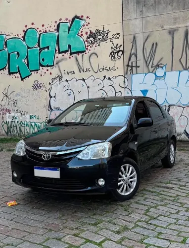 Toyota Etios X Sedan 1.5 Flex 16V 4P Mec. 2013
