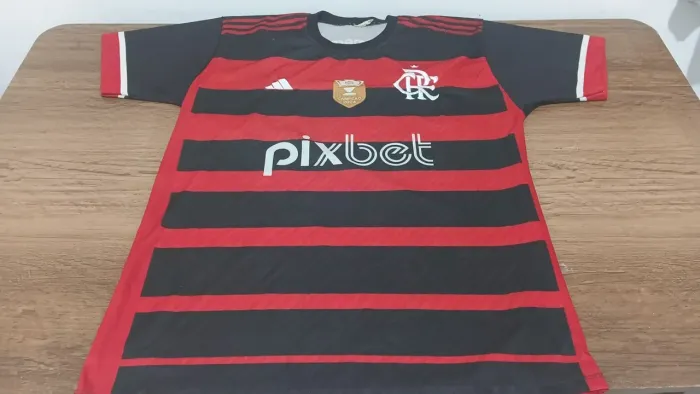 Camisa do Flamengo N° 10 Vermelha e Preta Tamanho G