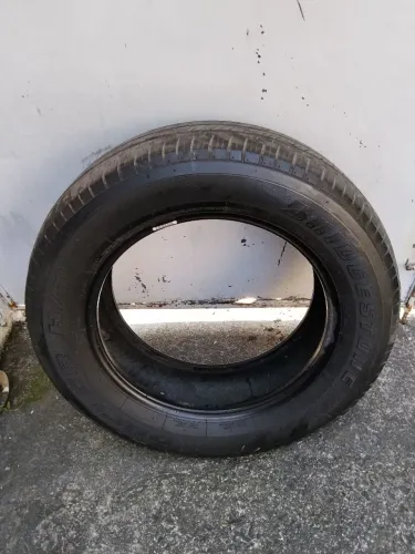 Pneu 225/65 R17 usado bom estado Bridgestone