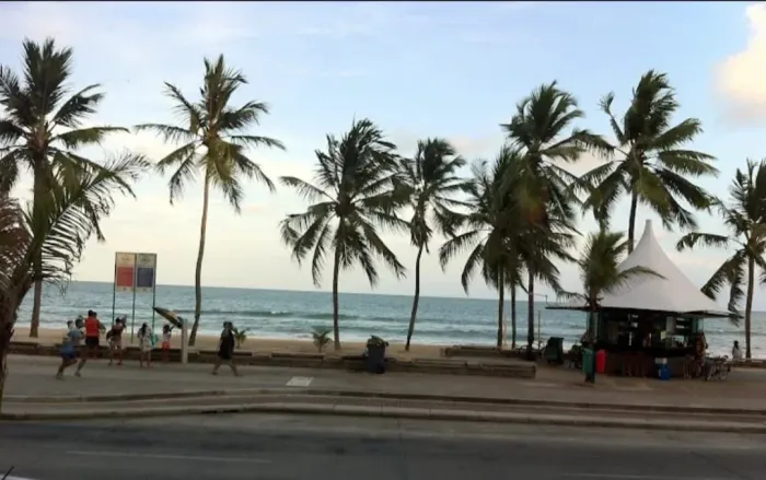 MP-CORRETORA DE IMÓVEIS. Vende excelente sala comércial 130m2 no 10° andar com vista mar.