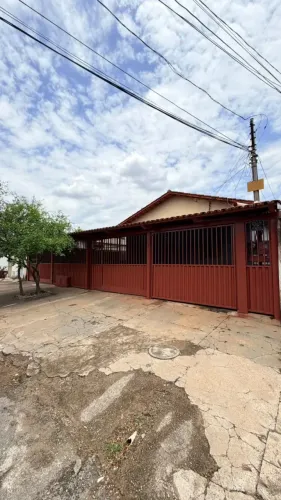 Casa Recém-Reformada para Locação na Vila Bétel 250m²