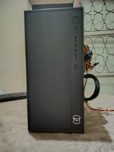 Vendo gabinete TGT B115 Mini-Tower, Fonte Pk walls 550w Genérico e teclado gamer Steampunk